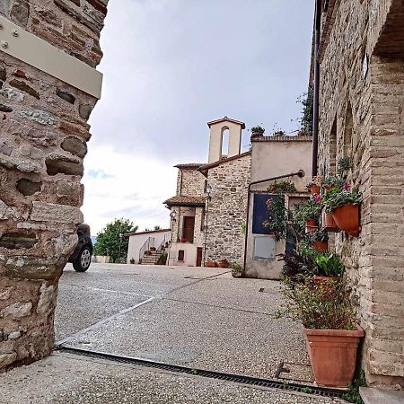 Ospitaci Appartamenti Giove Valtopina Exterior foto
